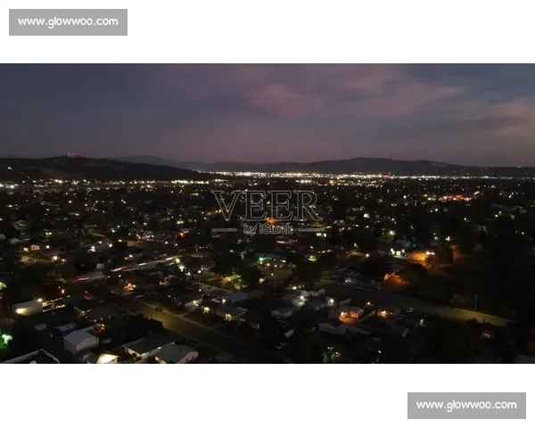 黄昏时分的地平线下我们共同追寻的梦想与回忆